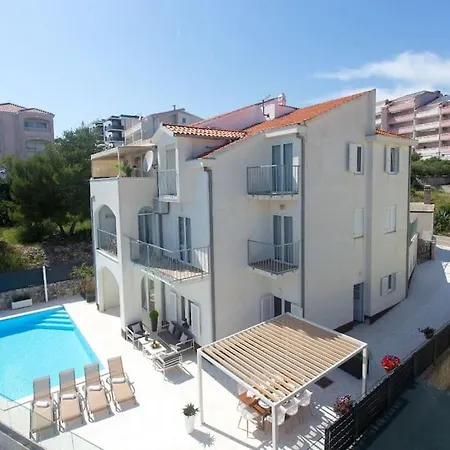 Villa Luxury Villa, 40 Sqm Heated Private Pool, Gym, Seaview, 200m To Beach, 7 Bedrooms *