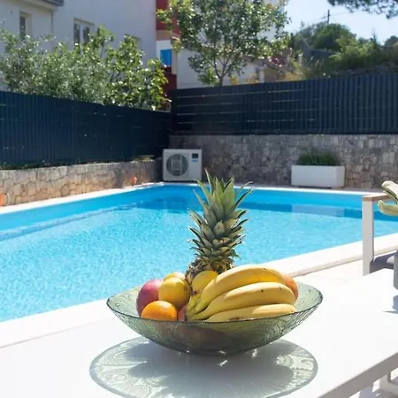 Villa Luxury Villa, 40 Sqm Heated Private Pool, Gym, Seaview, 200m To Beach, 7 Bedrooms Trogir