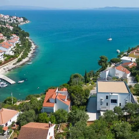 Luxury Villa, 40 Sqm Heated Private Pool, Gym, Seaview, 200m To Beach, 7 Bedrooms Villa *