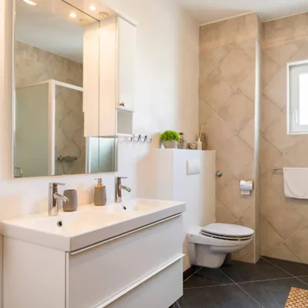 Villa Luxury Villa, 40 Sqm Heated Private Pool, Gym, Seaview, 200m To Beach, 7 Bedrooms