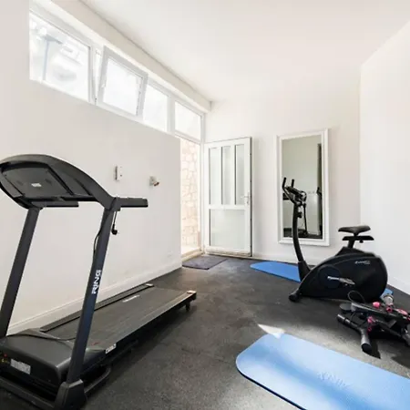 Luxury Villa, 40 Sqm Heated Private Pool, Gym, Seaview, 200m To Beach, 7 Bedrooms Villa