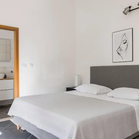 Luxury Villa, 40 Sqm Heated Private Pool, Gym, Seaview, 200m To Beach, 7 Bedrooms * Trogir