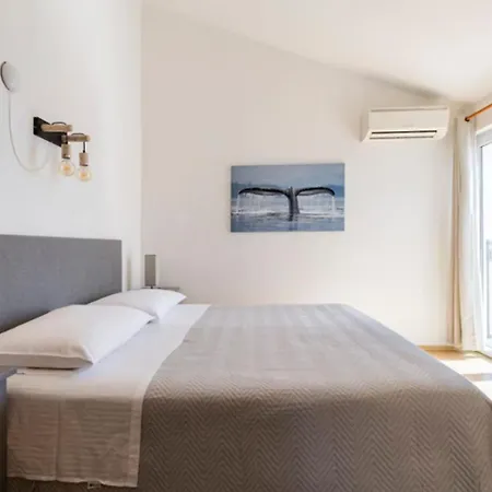 Luxury Villa, 40 Sqm Heated Private Pool, Gym, Seaview, 200m To Beach, 7 Bedrooms Villa Trogir