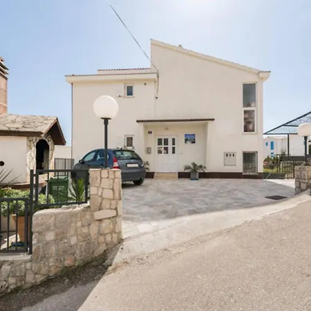 Villa Luxury Villa, 40 Sqm Heated Private Pool, Gym, Seaview, 200m To Beach, 7 Bedrooms Trogir