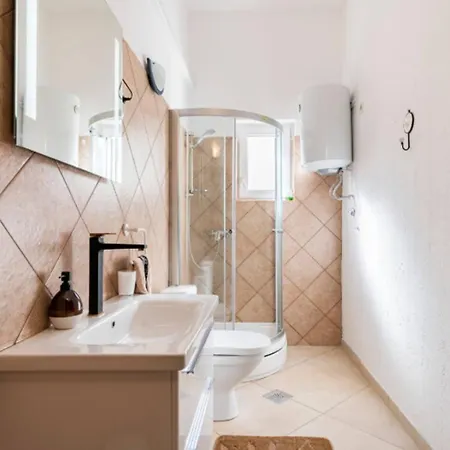 Luxury Villa, 40 Sqm Heated Private Pool, Gym, Seaview, 200m To Beach, 7 Bedrooms Villa