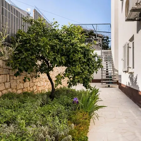 Luxury Villa, 40 Sqm Heated Private Pool, Gym, Seaview, 200m To Beach, 7 Bedrooms Trogir